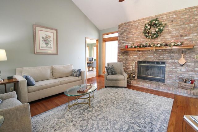 320 Seitz Dr, Salina, KS 67401