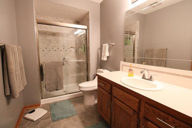 320 Seitz Dr, Salina, KS 67401