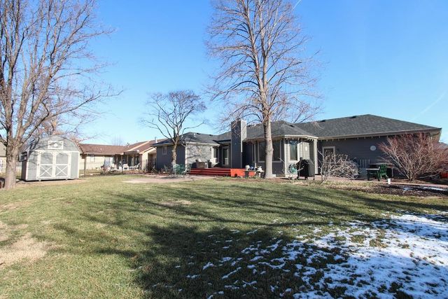 320 Seitz Dr, Salina, KS 67401