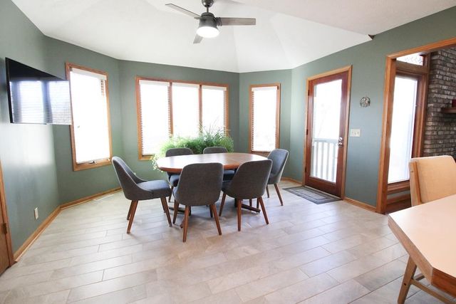 320 Seitz Dr, Salina, KS 67401