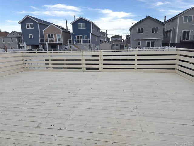 20 W 10th Road, Broad Channel, NY 11693