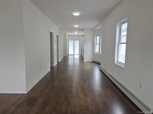 20 W 10th Road, Broad Channel, NY 11693