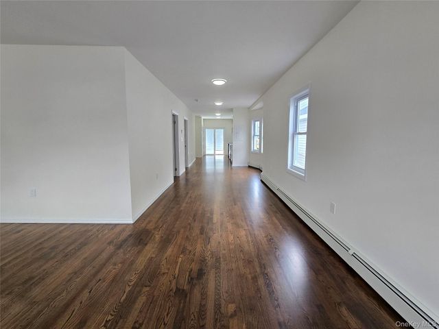 20 W 10th Road, Broad Channel, NY 11693