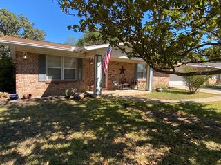 119 Laurel Way, Kerrville, TX 78028