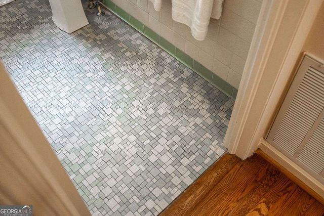 225 Greencrest Drive, Athens, GA 30605