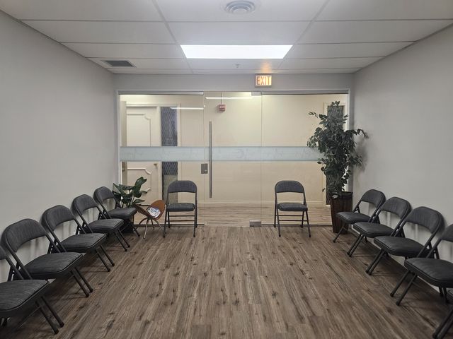 10540 W Cermak Road, Westchester, IL 60154