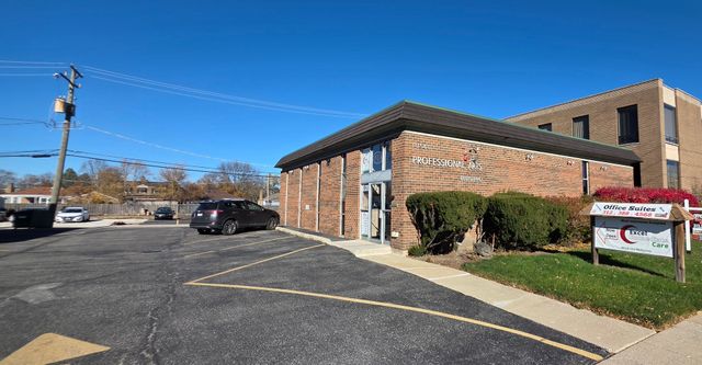 10540 W Cermak Road, Westchester, IL 60154