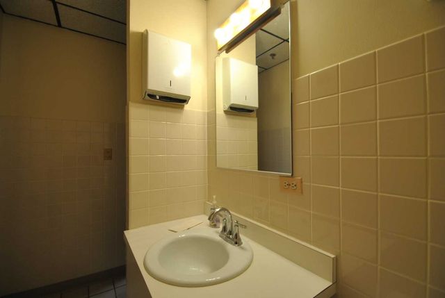 10540 W Cermak Road, Westchester, IL 60154