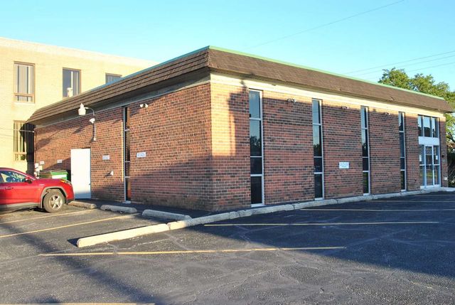 10540 W Cermak Road, Westchester, IL 60154