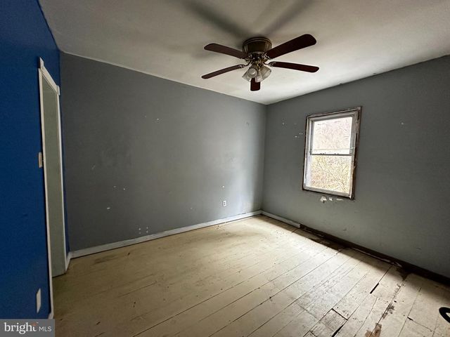 415 PEACOCK ST, Pottsville, PA 17901