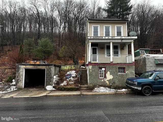 415 PEACOCK ST, Pottsville, PA 17901