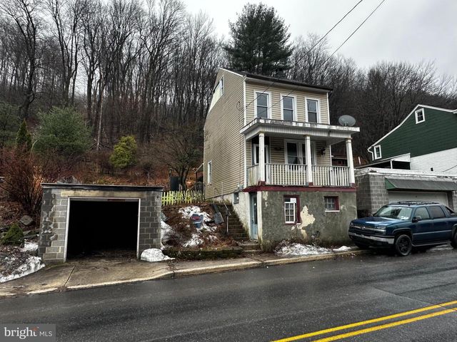415 PEACOCK ST, Pottsville, PA 17901