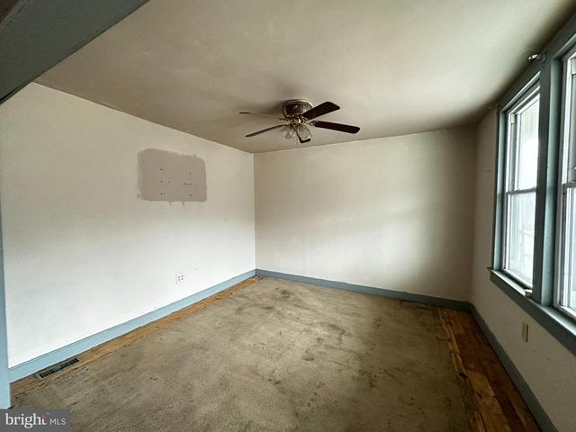 415 PEACOCK ST, Pottsville, PA 17901