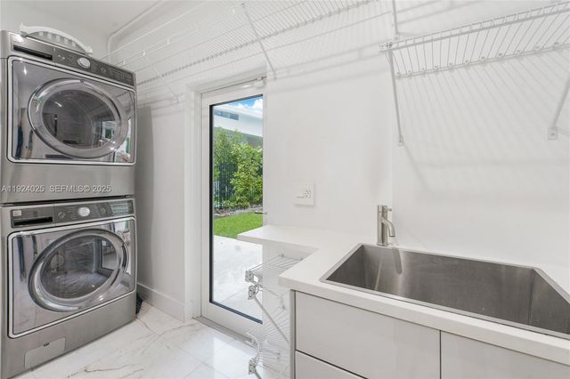 801 NE 76th St, Miami, FL 33138