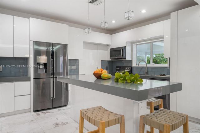 801 NE 76th St, Miami, FL 33138