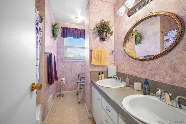 22054 Haig Street, Taylor, MI 48180