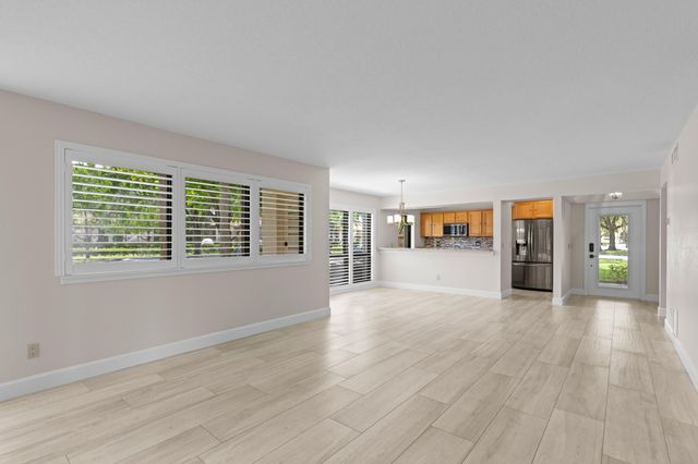 200 Brackenwood Terrace, Palm Beach Gardens, FL 33418