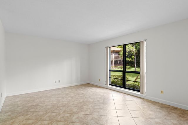 200 Brackenwood Terrace, Palm Beach Gardens, FL 33418