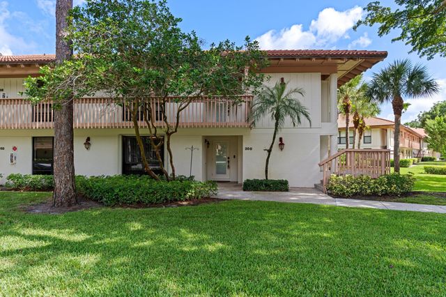 200 Brackenwood Terrace, Palm Beach Gardens, FL 33418