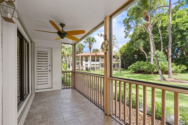 200 Brackenwood Terrace, Palm Beach Gardens, FL 33418