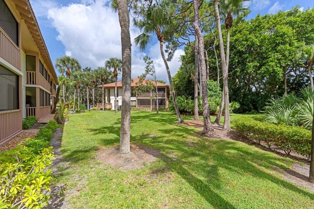 200 Brackenwood Terrace, Palm Beach Gardens, FL 33418