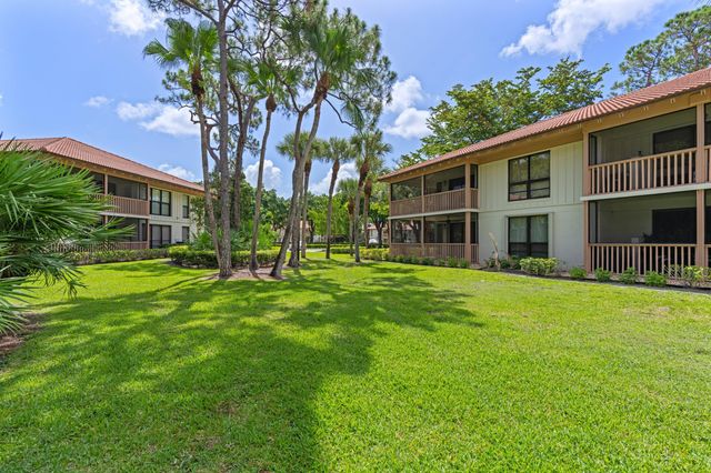 200 Brackenwood Terrace, Palm Beach Gardens, FL 33418