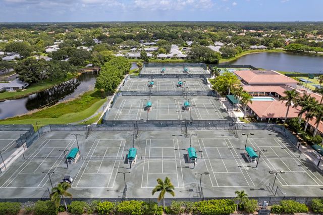 200 Brackenwood Terrace, Palm Beach Gardens, FL 33418