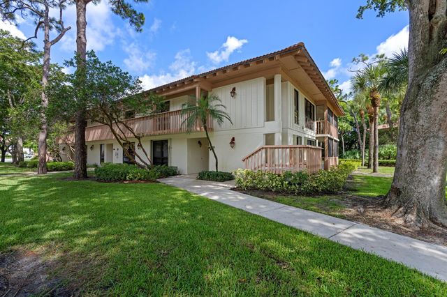 200 Brackenwood Terrace, Palm Beach Gardens, FL 33418