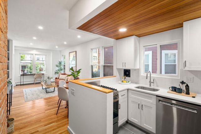 16 Upland Road 2, Cambridge, MA 02140