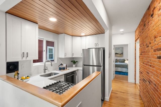 16 Upland Road 2, Cambridge, MA 02140