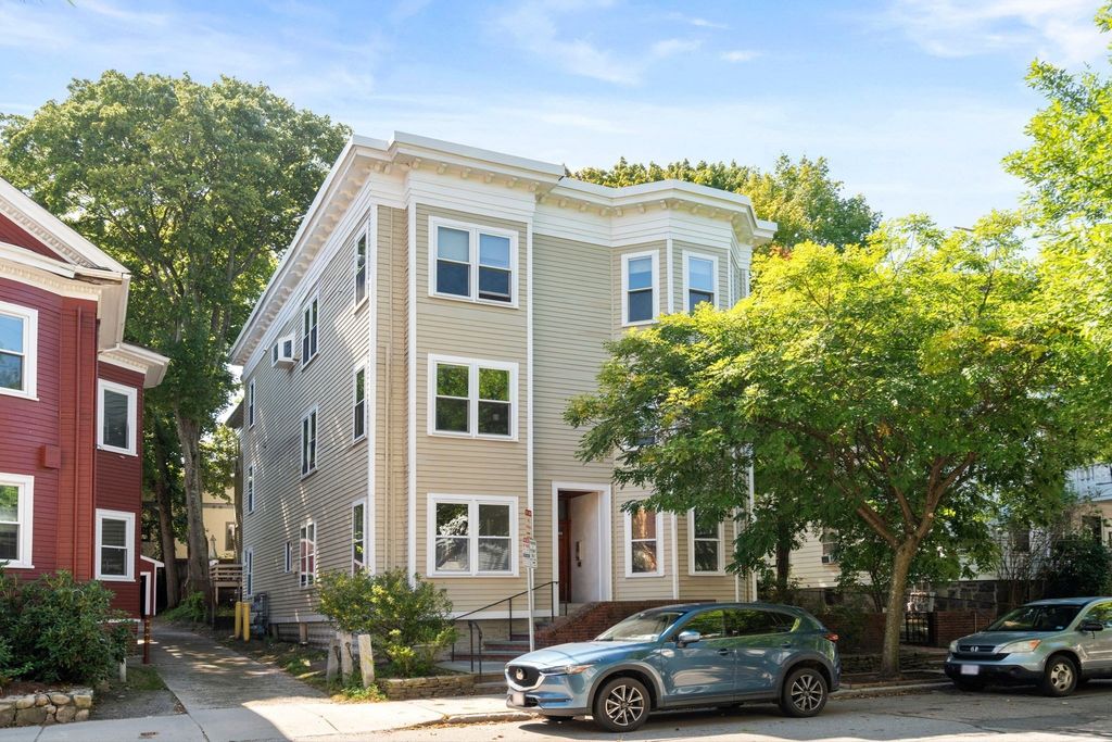 16 Upland Road 2, Cambridge, MA 02140
