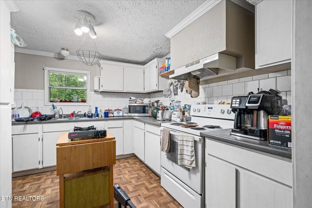 1223 Sheppard Rd, Jamestown, TN 38556