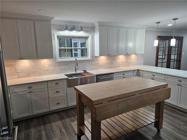 301 Crouse Mountain Lane, Lexington, NC 27292