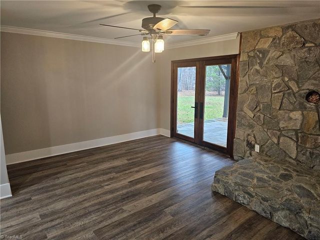 301 Crouse Mountain Lane, Lexington, NC 27292