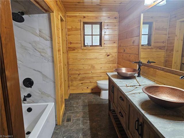 301 Crouse Mountain Lane, Lexington, NC 27292