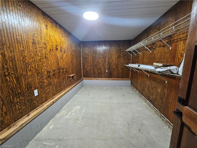 301 Crouse Mountain Lane, Lexington, NC 27292