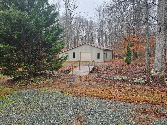 301 Crouse Mountain Lane, Lexington, NC 27292