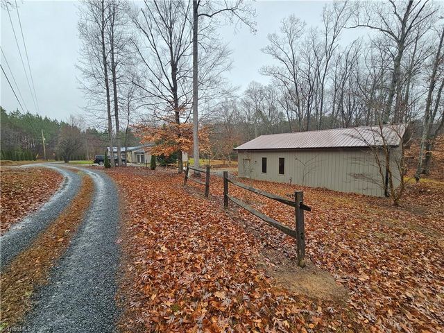 301 Crouse Mountain Lane, Lexington, NC 27292