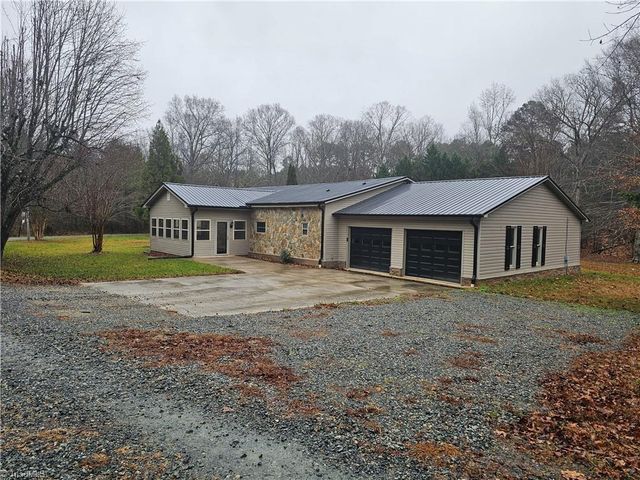 301 Crouse Mountain Lane, Lexington, NC 27292