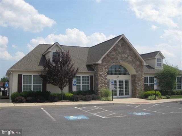 108 RANDOM RD, Douglassville, PA 19518