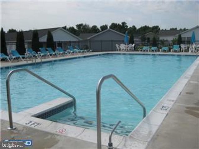108 RANDOM RD, Douglassville, PA 19518