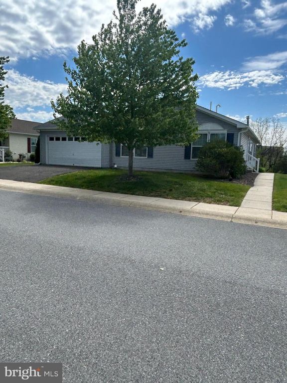 108 RANDOM RD, Douglassville, PA 19518