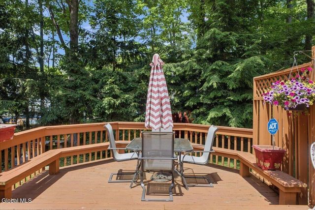 14 Cathedral Court, Clifton Park, NY 12065