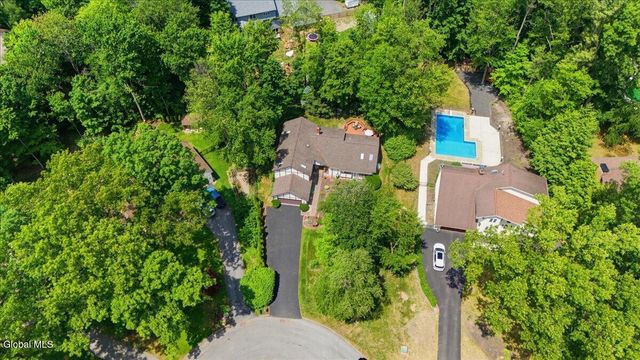 14 Cathedral Court, Clifton Park, NY 12065
