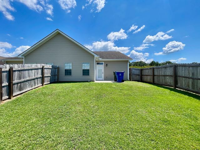 128 Heyward Dr, Dothan, AL 36303