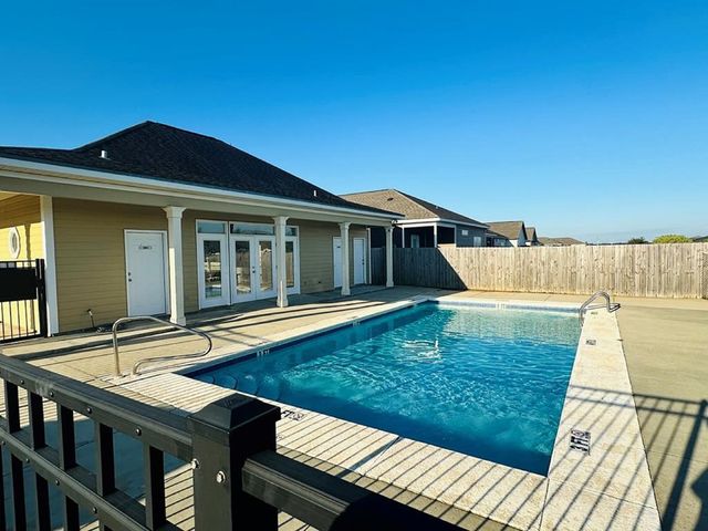 128 Heyward Dr, Dothan, AL 36303