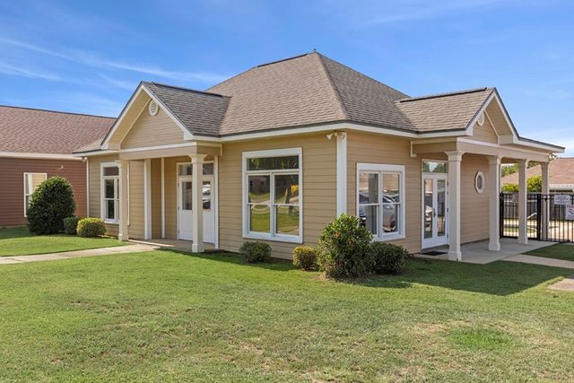 128 Heyward Dr, Dothan, AL 36303