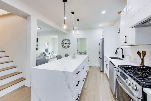 4912 W Drummond Place, Chicago, IL 60639