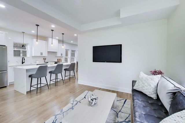 4912 W Drummond Place, Chicago, IL 60639