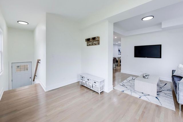 4912 W Drummond Place, Chicago, IL 60639